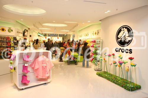 (C) fotodienst/Anna Rauchenberger - Wien 14.03.2008  - CROCS eröffnet eine neue Filiale in der Shopping City Süd in Vösendorf. 