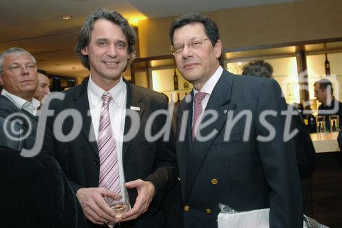 Der Traditionsverein Sport Club HAKOAH Wien kehrt nach beinahe 70 Jahren in den Wiener Prater auf seine ehemalige Heimstätte zurück. Hakoah-Präsident Prof. Dr. Paul Haber und PR-Agenturchef Dr. Wilfried Seywald. ©fotodienst/Nadine Bargad