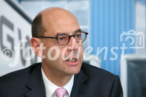 (C) fotodienst/Anna Rauchenberger - Wien 13.03.2008  - Der Thiel Logistik Konzern konnte das Geschäftsjahr 2007 erfolgreich abschließen. Neu ist die gemeinsame Marke: Aus Thil Logistik wird Logwin. FOTO: Berndt-Michael Winter (Vorsitzender des Executive Committee CEO Thiel Logistic AG).