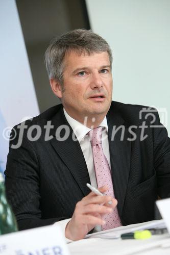 (C) fotodienst/Anna Rauchenberger - Wien 13.03.2008  - Der Thiel Logistik Konzern konnte das Geschäftsjahr 2007 erfolgreich abschließen. Neu ist die gemeinsame Marke: Aus Thil Logistik wird Logwin. FOTO: Klaus Hrazdira (COO Solutions, Thiel Logistik AG)