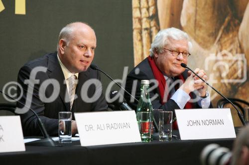 (C) fotodienst/Anna Rauchenberger - Wien 07.03.2008  - Weltpremiere für die Ausstellung 'Tutanchamun und die Welt der Pharaonen' im Museum für Völkerkunde. FOTO v.l.: John Norman (President Arts and Exhibitions Inernational), Dr. Wilfied Seipel (Generaldirektor des Kunsthistorischen Museums mit Museum für Völkerunde und Österreichischem Theatermuseum (KHM), Pressesprecherin.