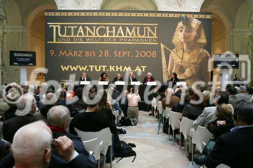 (C) fotodienst/Anna Rauchenberger - Wien 07.03.2008  - Weltpremiere für die Ausstellung 'Tutanchamun und die Welt der Pharaonen' im Museum für Völkerkunde. FOTO v.l.: Terry Garcia (Executive Vice President, National Geographic Society), Dr. Wafaa El-Saddik (Direktorin des Ägyptischen Museums in Kairo), Dr. Ali Radwan (Professor für Ägyptologie, Universität Kairo, Mitglied der Ägyptischen Altertürmerverwaltung), John Norman (President Arts and Exhibitions Inernational), Dr. Wilfied Seipel (Generaldirektor des Kunsthistorischen Museums mit Museum für Völkerunde und Österreichischem Theatermuseum (KHM), Pressesprecherin.