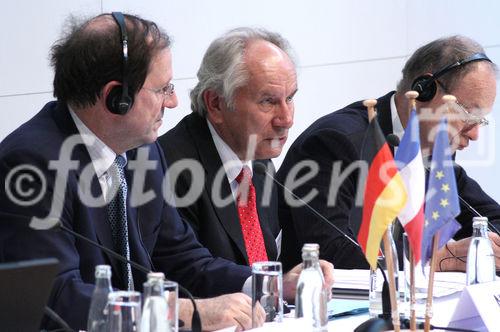 Hervé Novelli (Staatssekretär im französischen Wirtschaftsministerium); Prof. Dr. Dr. h.c. mult. August-Wilhelm Scheer (BITKOM-Präsident); Jean Monet (Präsident Syntec Informatique). (C)Fotodienst/Markus Mirschel