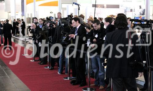 Der Besuch am diesjährigen Capgemini-Stand. (C)Fotodienst/Markus Mirschel