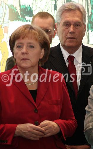 Der Besuch am diesjährigen Capgemini-Stand:
Bundeskanzlerin Angela Merkel (CDU); Michael Glos (Bundesminister für Wirtschaft und Technologie, CSU). (C)Fotodienst/Markus Mirschel