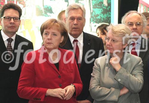 Der Besuch am diesjährigen Capgemini-Stand:
Antonio Schnieder (Group Executive Board Member, Capgemini); Bundeskanzlerin Angela Merkel (CDU); Michael Glos (Bundesminister für Wirtschaft und Technologie, CSU); Annette Schavan (Bundesministerin für Bildung und Forschung, CDU). (C)Fotodienst/Markus Mirschel