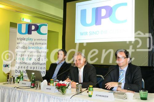 (C) fotodienst/Anna Rauchenberger - Wien 26.02.2008  - UPC bietet jetzt inode Web&Phone  mit Festnetz-Flat-Tarif sowie ein neues Digital TV-Produkt zum selben Preis wie Telekabel TV an. FOTO v.l.: Gustav Soucek (UPC, Communication  & Human Resources), DI Thomas Hintze (Vorsitzender der Geschäftsführung von UPC Austria), Mag. Gerald Schwanzer (Vice President / CMO von UPC Austria).