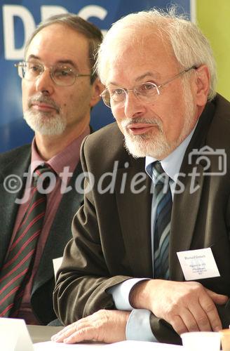 Prof. Eckehard Schöll (Tagungsleiter, Technische Universität Berlin, Institut für Theoretische Physik); Prof. Eberhard Umbach (DPG-Präsident, Vorstandsvorsitzender Forschungszentrum Karlsruhe). (C)Fotodienst/Markus Mirschel