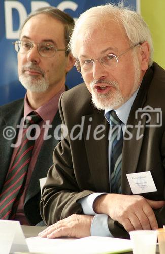 Prof. Eckehard Schöll (Tagungsleiter, Technische Universität Berlin, Institut für Theoretische Physik); Prof. Eberhard Umbach (DPG-Präsident, Vorstandsvorsitzender Forschungszentrum Karlsruhe). (C)Fotodienst/Markus Mirschel