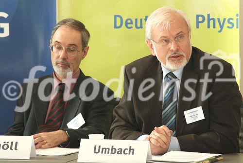 Prof. Eckehard Schöll (Tagungsleiter, Technische Universität Berlin, Institut für Theoretische Physik); Prof. Eberhard Umbach (DPG-Präsident, Vorstandsvorsitzender Forschungszentrum Karlsruhe). (C)Fotodienst/Markus Mirschel