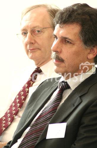 Prof. Sir John Pendry (Experte für Metamaterialien, Imperial College London, Chair in Theoretical Solid State Physics); Prof. Rolf Haug
(Sprecher DPG-Arbeitskreis Festkörperphysik, Universität Hannover, Institut für Festkörperphysik). (C)Fotodienst/Markus Mirschel