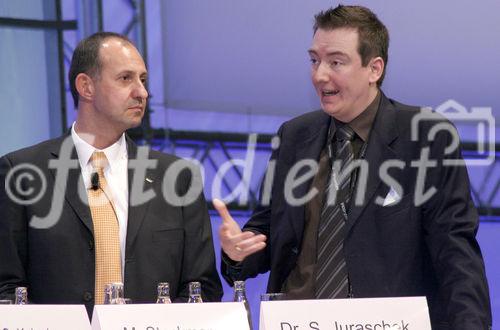 Manfred Stockmann (Präsident Call Center Forum Deutschland e.V); Dr. Simon Juraschek (Vorsitzender Council, TeleMedien- und Call Center). (C)Fotodienst/Markus Mirschel