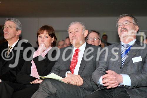 VL Winters(ESA), Graf (DLR), Ministerpräsident G. Beckstein,Wittmann(DLR)