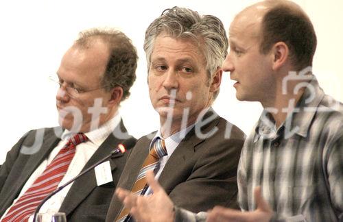 Hugo-Maria Schally (EU-Kommission); Prof. Dr. Berthold Leinfelder (Museum für Naturkunde); Francois Meienberg (Erklärung von Bern) (C)Fotodienst/Markus Mirschel