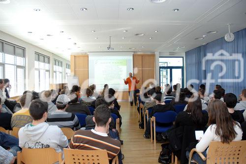 Das Pressetext Seminar - Erfolgsfaktoren für Präsenz in Medien und Öffentlichkeit.
Referent: Alois Gmeiner 
©fotodienst/Nadine Bargad