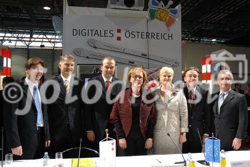 Start des größten IKT-Events Österreichs. 
Foto v.li.na.re: Mag. Christian Maranitsch (Mitglied der Geschäftsleitung Microsoft Österreich); DI Leo Steiner (Generaldirektor IBM Österreich); DI Matthias Limbeck (GF Reed Exhibitions Messe Wien); Heidrun Silvahy Staatssekretärin für Regionalpolitik und Verwaltungsreform); Ina Gudele (Minister for Special Assignmentsfor Electronic Government Affairs , Lettland); Ing.Franz Geiger (Vorstandsmitglied Siemens AG Österreich); Benno F. Weißmann (Managing Director SAP)
©fotodienst/Nadine Bargad