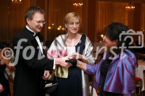 (C) fotodienst/Anna Rauchenberger - Wien 04.02.2008  - Auf dem IT & Telekom-Ball im Kursalon konnten zahlreiche Ehrengäste begrüßt werden, hier unter anderem Standard-Wirtschaftsrecakteur Günther Strobl mit Gattin.