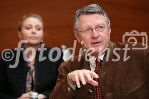 (C) fotodienst/Anna Rauchenberger - Wien 29.01.2008  - Sanochemia - Bilanzpressekonferenz. FOTO: DI Dr. Werner Frantsits (Sanochemia, Aufsichtsratsvorsitzender)