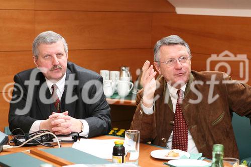 (C) fotodienst/Anna Rauchenberger - Wien 29.01.2008  - Sanochemia - Bilanzpressekonferenz. FOTO v.l.: Dir. Herbert Frantsits (Sanochemia, Vorstandssprecher / Vorstand für Finanzen und EDV), DI Dr. Werner Frantsits (Sanochemia, Aufsichtsratsvorsitzender)