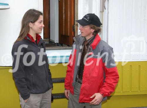 (C) Fotodienst/Anna Rauchenberger - 14.01.2008 - Wien - Im September 2007 ging das Schiff 'Berezina' auf Expedition zum gleichnamigen Fluss 'Berezina' in Weißrussland. Die Tour der 'Berezina' ist ein Experiment - Diskussionen sollen entstehen und betroffene Parteien und Unternehmen dadurch anregen, neue Technologien zu gebrauchen und brauchbar zu machen. FOTO: Ewald Vonk (Director, Fair Nature, NL) und Monique van Alphen (Biologin)