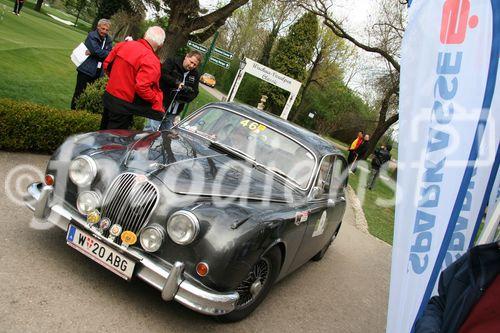 Die Fotos 1-83 zeigen die Ankunft der Teilnehmer beim Golfplatz in Atzgersbrugg, die Fotos 84-102 beim freiwilligen Fahren auf dem Wachau-Ring. Die Fotos 103-11 einen im Fahrerlager stehenden Audi Quattro S1 aus der Zeit der Gruppe-B-Monster