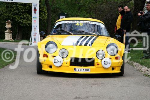 Die Fotos 1-83 zeigen die Ankunft der Teilnehmer beim Golfplatz in Atzgersbrugg, die Fotos 84-102 beim freiwilligen Fahren auf dem Wachau-Ring. Die Fotos 103-11 einen im Fahrerlager stehenden Audi Quattro S1 aus der Zeit der Gruppe-B-Monster