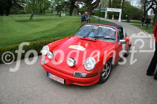 Die Fotos 1-83 zeigen die Ankunft der Teilnehmer beim Golfplatz in Atzgersbrugg, die Fotos 84-102 beim freiwilligen Fahren auf dem Wachau-Ring. Die Fotos 103-11 einen im Fahrerlager stehenden Audi Quattro S1 aus der Zeit der Gruppe-B-Monster