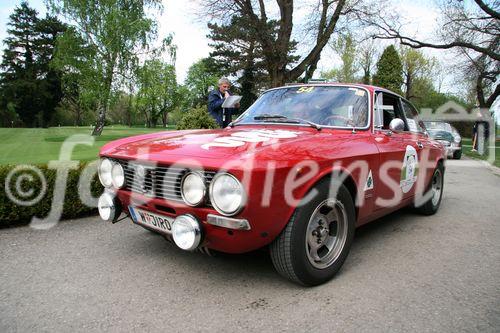 Die Fotos 1-83 zeigen die Ankunft der Teilnehmer beim Golfplatz in Atzgersbrugg, die Fotos 84-102 beim freiwilligen Fahren auf dem Wachau-Ring. Die Fotos 103-11 einen im Fahrerlager stehenden Audi Quattro S1 aus der Zeit der Gruppe-B-Monster