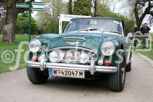 Die Fotos 1-83 zeigen die Ankunft der Teilnehmer beim Golfplatz in Atzgersbrugg, die Fotos 84-102 beim freiwilligen Fahren auf dem Wachau-Ring. Die Fotos 103-11 einen im Fahrerlager stehenden Audi Quattro S1 aus der Zeit der Gruppe-B-Monster