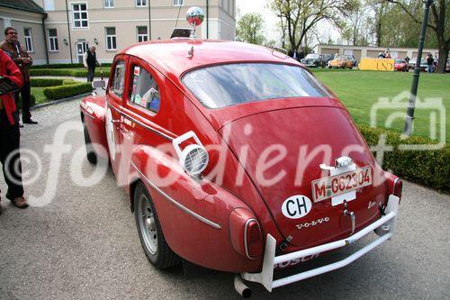 Die Fotos 1-83 zeigen die Ankunft der Teilnehmer beim Golfplatz in Atzgersbrugg, die Fotos 84-102 beim freiwilligen Fahren auf dem Wachau-Ring. Die Fotos 103-11 einen im Fahrerlager stehenden Audi Quattro S1 aus der Zeit der Gruppe-B-Monster