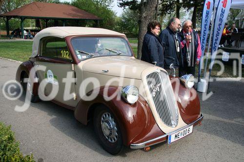 Die Fotos 1-83 zeigen die Ankunft der Teilnehmer beim Golfplatz in Atzgersbrugg, die Fotos 84-102 beim freiwilligen Fahren auf dem Wachau-Ring. Die Fotos 103-11 einen im Fahrerlager stehenden Audi Quattro S1 aus der Zeit der Gruppe-B-Monster