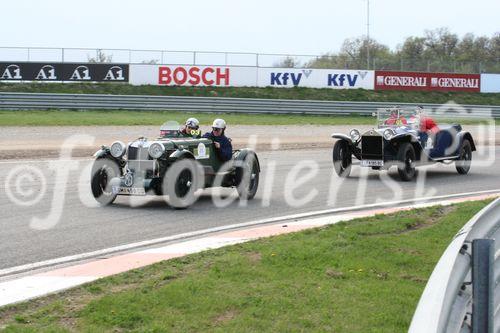 Die Fotos 1-83 zeigen die Ankunft der Teilnehmer beim Golfplatz in Atzgersbrugg, die Fotos 84-102 beim freiwilligen Fahren auf dem Wachau-Ring. Die Fotos 103-11 einen im Fahrerlager stehenden Audi Quattro S1 aus der Zeit der Gruppe-B-Monster