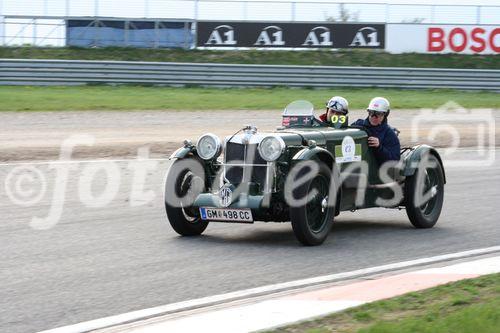 Die Fotos 1-83 zeigen die Ankunft der Teilnehmer beim Golfplatz in Atzgersbrugg, die Fotos 84-102 beim freiwilligen Fahren auf dem Wachau-Ring. Die Fotos 103-11 einen im Fahrerlager stehenden Audi Quattro S1 aus der Zeit der Gruppe-B-Monster