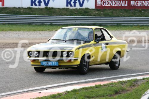 Die Fotos 1-83 zeigen die Ankunft der Teilnehmer beim Golfplatz in Atzgersbrugg, die Fotos 84-102 beim freiwilligen Fahren auf dem Wachau-Ring. Die Fotos 103-11 einen im Fahrerlager stehenden Audi Quattro S1 aus der Zeit der Gruppe-B-Monster