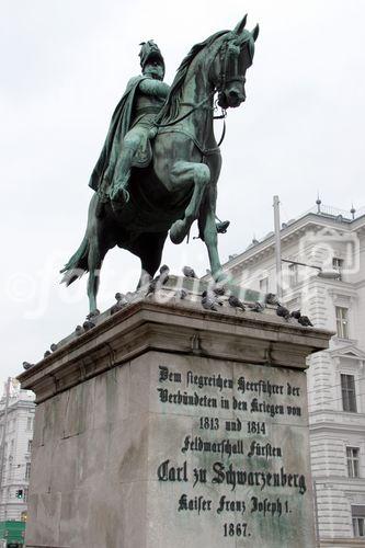 (C) fotodienst/Anna Rauchenberger - Wien 21.12.2006  - Ein Streifzug durch Wien. FOTO: Statue Kaiser Franz Joseph I am Schwarzenbergplatz.