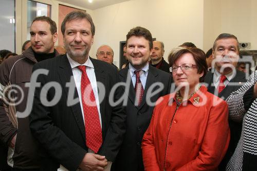 (C) Fotodienst/Anna Rauchenberger - 19.12.2007 - Wien - Der Verein neunerHAUS eröffnet das dritte Wohnhaus für obdachlose Menschen in Wien - Favoriten als Gemeinschaftsprojekt mit der Wohnbauvereinigung für Privatangestellte (WBV-GPA). FOTO v.l.: Mag. Michael Gehbauer (GF der Wohnbauvereinigung für Privatangestellte, 2.v.l.), Wohnbaustadtrat Dr. Michael Ludwig, Marianne Klicka (Beiratsmitglied des Fonds Soziales Wien)