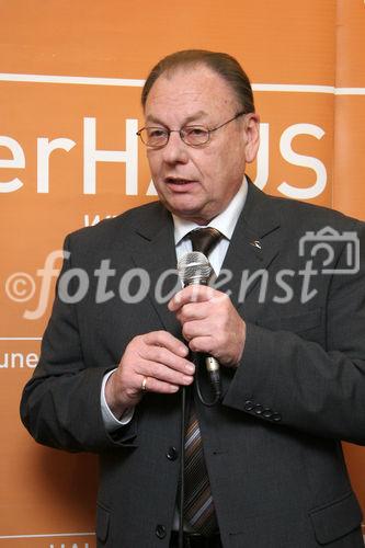 (C) Fotodienst/Anna Rauchenberger - 19.12.2007 - Wien - Der Verein neunerHAUS eröffnet das dritte Wohnhaus für obdachlose Menschen in Wien - Favoriten als Gemeinschaftsprojekt mit der Wohnbauvereinigung für Privatangestellte (WBV-GPA). FOTO: Walter Zwiauer (Vorstandsvorsitzender der GPA Privatstiftung)