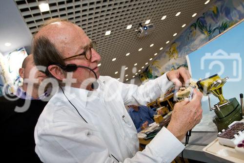 2nd Endodistraction Course - 
Distraction Osteogenesis of the Mandible
and Maxilla the new Technique Single
Endodistraction Implant KRENKEL®.
(C)fotodienst/Christian Hofer