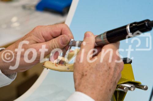 2nd Endodistraction Course - 
Distraction Osteogenesis of the Mandible
and Maxilla the new Technique Single
Endodistraction Implant KRENKEL®.
(C)fotodienst/Christian Hofer