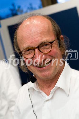 2nd Endodistraction Course - 
Distraction Osteogenesis of the Mandible
and Maxilla the new Technique Single
Endodistraction Implant KRENKEL®.
(C)fotodienst/Christian Hofer