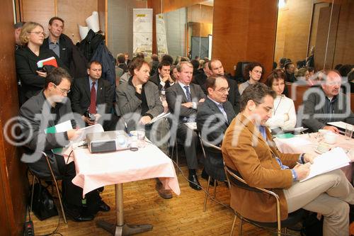 (C) Fotodienst/Anna Rauchenberger - 06.12.2007 - Wien - Die im Kyoto-Protokoll vereinbarten Ziele kann Österreich mit großer Wahrscheinlichkeit nicht einhalten. Die Bauwirtschaft könnte mit einem deutlichen Schwenk zu mehr Leichtbau ein wesentlicher Treiber in eine nachhaltigerer Zukunft sein.