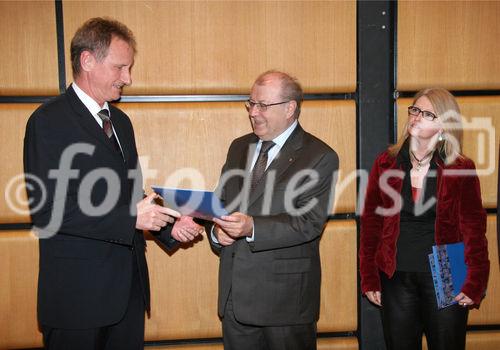 (C) Fotodienst/Anna Rauchenberger - 08.11.2007 - Wien - Die VBV-Mitarbeitervorsorgekasse AG (VBV-MKV AG) wurde mit dem ersten Nachhaltigkeitsbericht der Branche nach internationalen GRI-Richtlinien im Rahmen des von der Kammer der Wirtschaftstreuhänder veranstalteten 