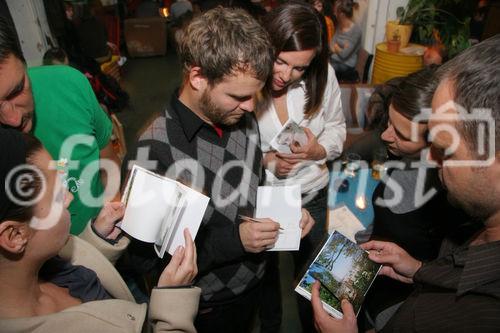 (C) Fotodienst/Anna Rauchenberger - 05.11.2007 - Wien - Stephan Doleschal präsentiert das Buch 'der seele weites land 2'. 2003 erschien der erste, bereits vergriffene Band der Trilogie, die unter dem Motto 'im trivialen das transzendente suchen' steht. FOTO: Autogrammstunde mit Stephan Doleschal (Fotograf, Bereich Portrait, Mode, Mitte).