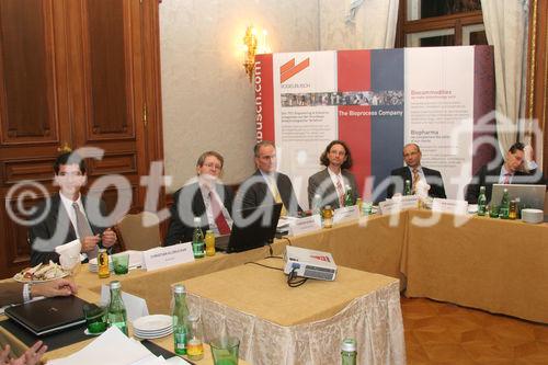 (C) Fotodienst/Anna Rauchenberger - 30.10.2007 - Wien - Presse-Rond-Table zum Thema BIOETHANOL. FOTO v.l.: Christian Klobucsar (Moderation), Dr. Ing. Torsten Schulze (Prokurist, stellv. Bereichsleiter 'Biocommodieties', Vogelbusch GmbH, Wien), Gen. Dir. DI Johann Marihart (Vorstandsvorsitzender AGRANA Beteiligungs AG), DI Dr. techn. Gerfried Jungmeier (Bereichsleiter 'Energiewirtschaft und Energieplanung', Institut für Energieforschung, Joanneum Research, Graz), Dr. Lutz Guderjahn (Vorstand, CropEnergies AG),  Robert M.S. Vierhout, Drs. (Generalsekretär eBIO).