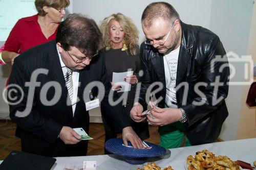 (c) fotodienst/Dan Carabas - Wien 18.10.07 - Der Steuerkreuzweg: 5 Jahresfeier der Steuerberatungskanzlei Steuer & Service  - FOTO: v.li. Mag. Ernst Platka, Jeannine Schiller, Alois Gmeiner
