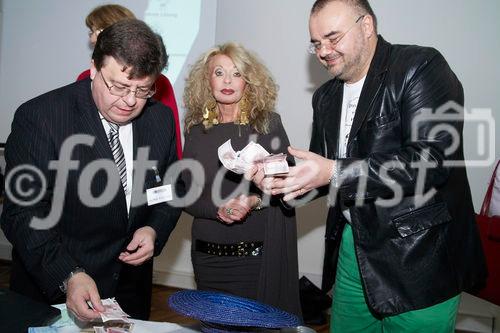 (c) fotodienst/Dan Carabas - Wien 18.10.07 - Der Steuerkreuzweg: 5 Jahresfeier der Steuerberatungskanzlei Steuer & Service  - FOTO: v.li. Mag. Ernst Platka, Jeannine Schiller,  Alois Gmeiner
