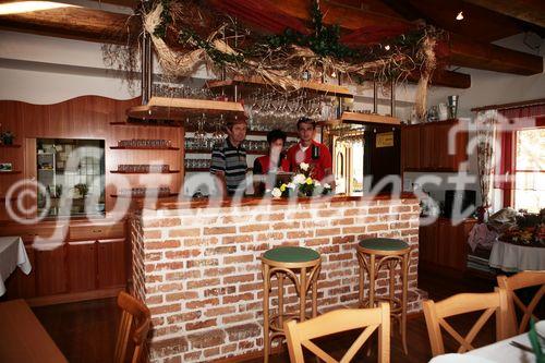 (c):Fotodienst/Klaus Neureiter, Jauntaler Salami, Schaubauernhof
Karl Orasch, Steyr Traktoren und Pöttinger Geräte