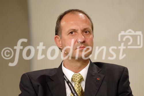 Das Top-Event der Customer Care Welt feiert Jubiläum. Foto: MANFRED STOCKMANN, Präsident des Call Center Forum Deutschland e.V.und Geschäftsführer der C.M.B.S. Managementberatung)©fotodienst/Nadine Bargad