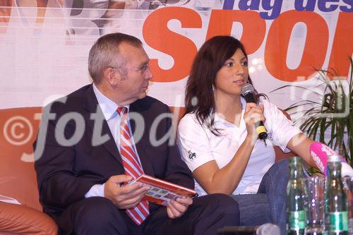 Pressekonferenz des Bundeskanzleramts zum Tag des Sports 2007. Foto: v.li: Alfred Gusenbauer (Bundeskanzler der Republik Österreich) (C)Fotodienst/Patrick Krajnc                                       