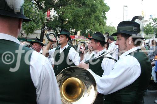 (C) Fotodienst/Anna Rauchenberger - Wien 16.09.2007 - Aufsteirern ist das Fest in der Grazer Altstadt für all jene,
die steirisch denken, leben, reden,
singen, tanzen oder einfach nur das
typisch 